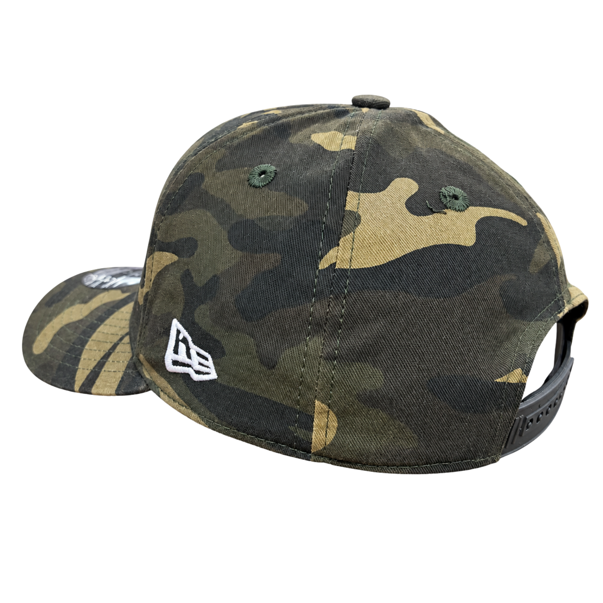 New Era 9FORTY Atlanta Braves – Woodland Camo & White